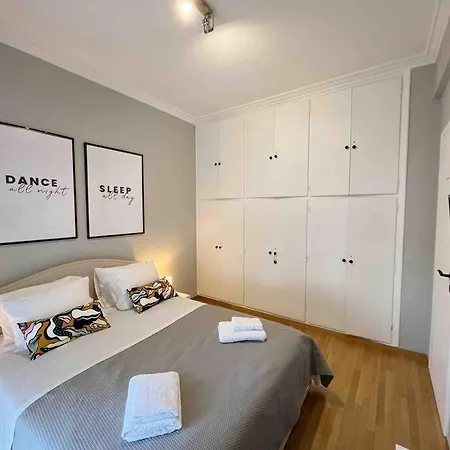 Stylish 1-Bedroom Apartment Central & Cozy! Athen Exterior foto